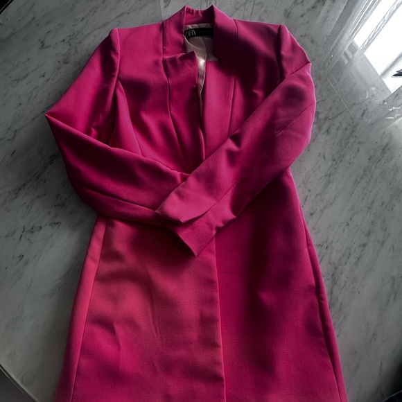 zara pink coat dress Smiles, heels, and a little pink magic Dress: Zara Blazer: Zara (Ref: 2529/593/620) Size XS Sandals: Mango #PrettyInPink #FashionInspo PinkAesthetic #ElegantLooks #pinkblazer